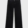 Jeans mit niedriger Taille und Nieten Jeans mit niedriger Taille und Nieten