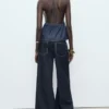 Jeans mit niedriger Taille und weitem Bein
