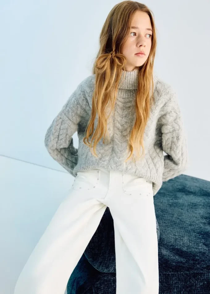 Jeans mit Nietenverzierung Jeans mit Nietenverzierung