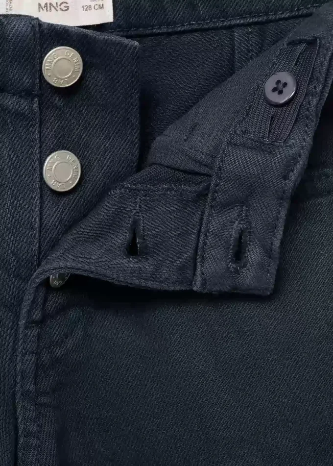 Jeanshose mit Knopfleiste Jeanshose mit Knopfleiste
