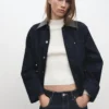 Jeansjacke mit Kunstlederkragen Jeansjacke mit Kunstlederkragen