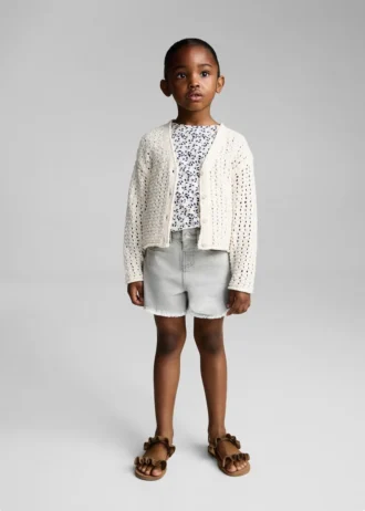 Jeansshorts mit ausgefranstem Saum