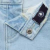 Jeansshorts mit ausgefranstem Saum Jeansshorts mit ausgefranstem Saum