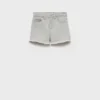 Jeansshorts mit ausgefranstem Saum Jeansshorts mit ausgefranstem Saum