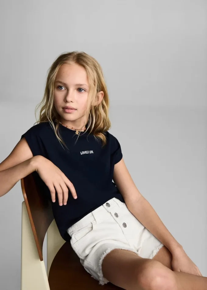 Jeansshorts mit ausgefranstem Saum