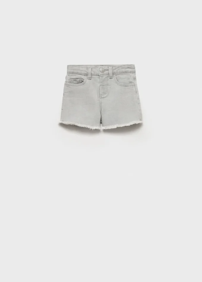 Jeansshorts mit ausgefranstem Saum Jeansshorts mit ausgefranstem Saum