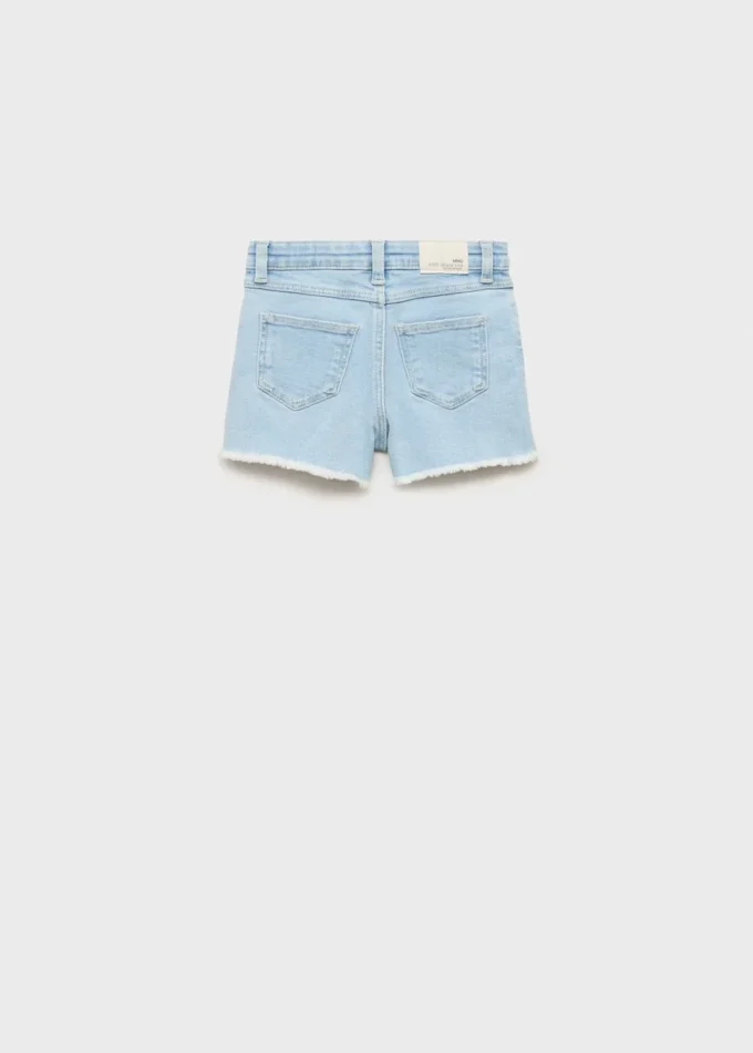 Jeansshorts mit ausgefranstem Saum Jeansshorts mit ausgefranstem Saum