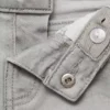 Jeansshorts mit ausgefranstem Saum Jeansshorts mit ausgefranstem Saum