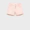Jeansshorts mit ausgefranstem Saum