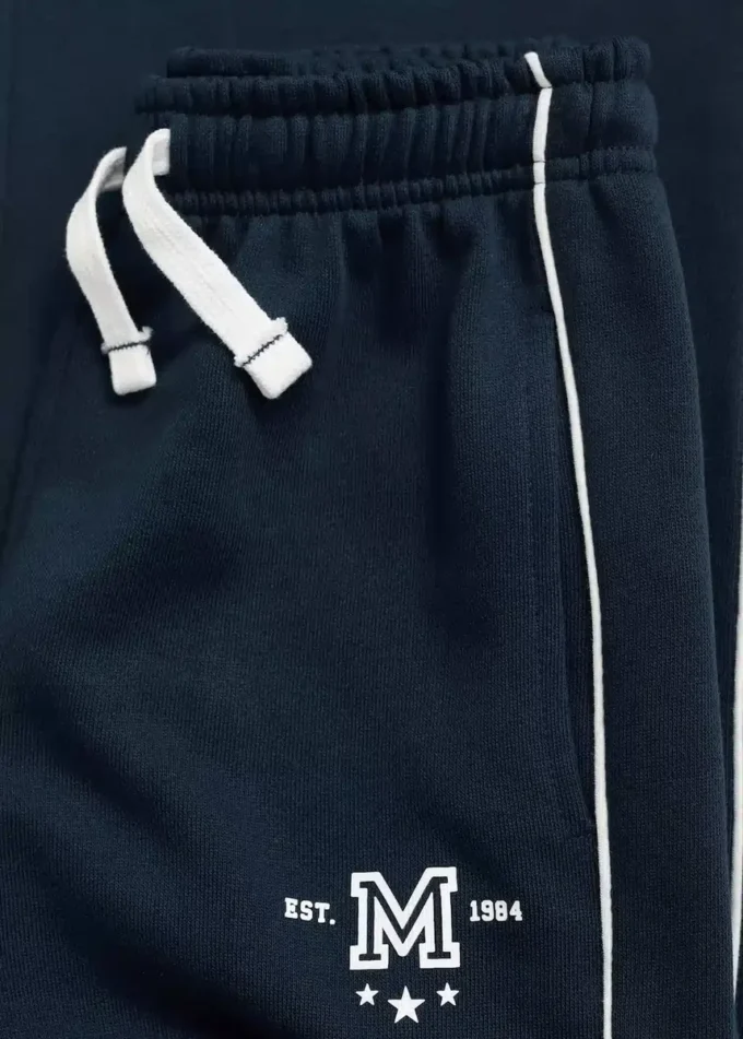 Jogginghose mit Seitenstreifen Jogginghose mit Seitenstreifen