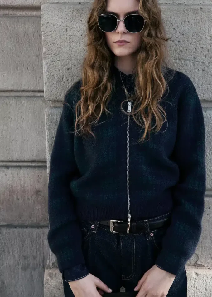 Karierte Strickjacke mit Reißverschluss