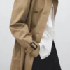 Klassischer Trenchcoat mit Gürtel