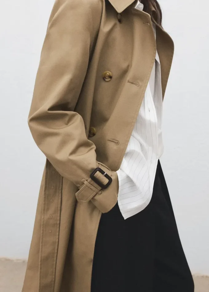 Klassischer Trenchcoat mit Gürtel