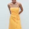Kleid aus Leinenmischung mit Schleife Kleid aus Leinenmischung mit Schleife