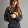Kleid mit Blumenmuster und Puffärmeln