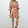 Kleid mit Blumenmuster und Puffärmeln Kleid mit Blumenmuster und Puffärmeln