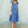 Kleid mit Blumenstickerei