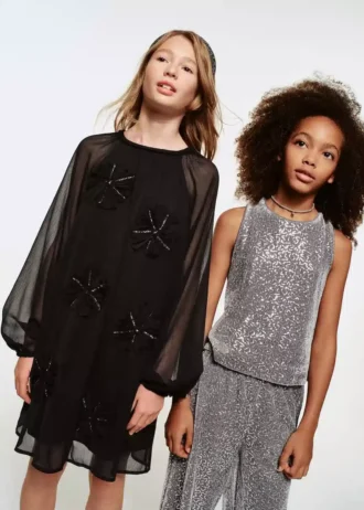 Kleid mit Blumenstickerei