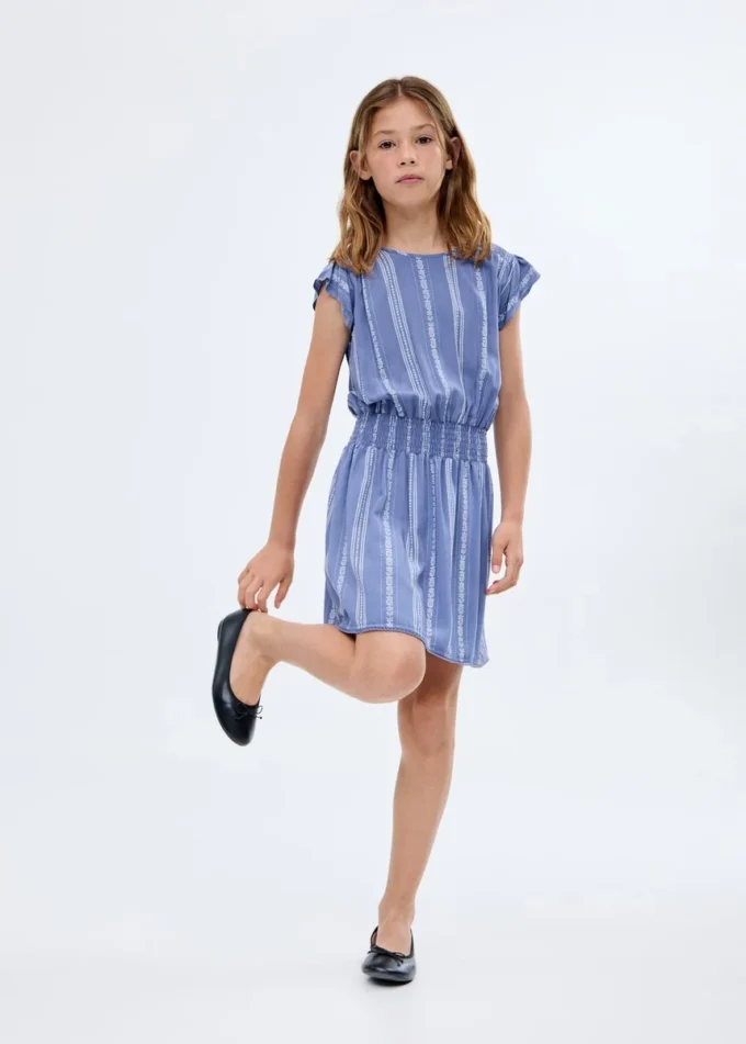 Kleid mit Blumenstickerei