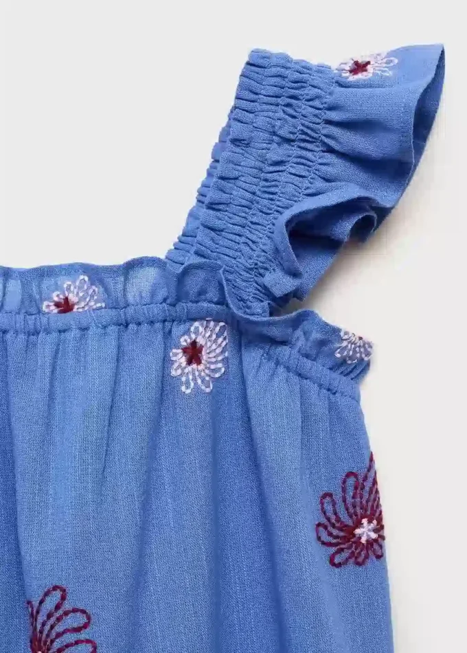 Kleid mit Blumenstickerei