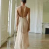 Kleid mit Blumenstickerei und Fransen Kleid mit Blumenstickerei und Fransen