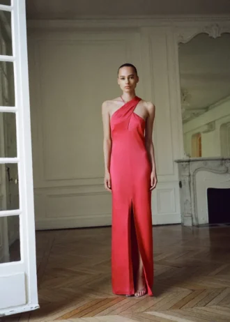 Kleid mit gekreuztem Ausschnitt und Schlitz