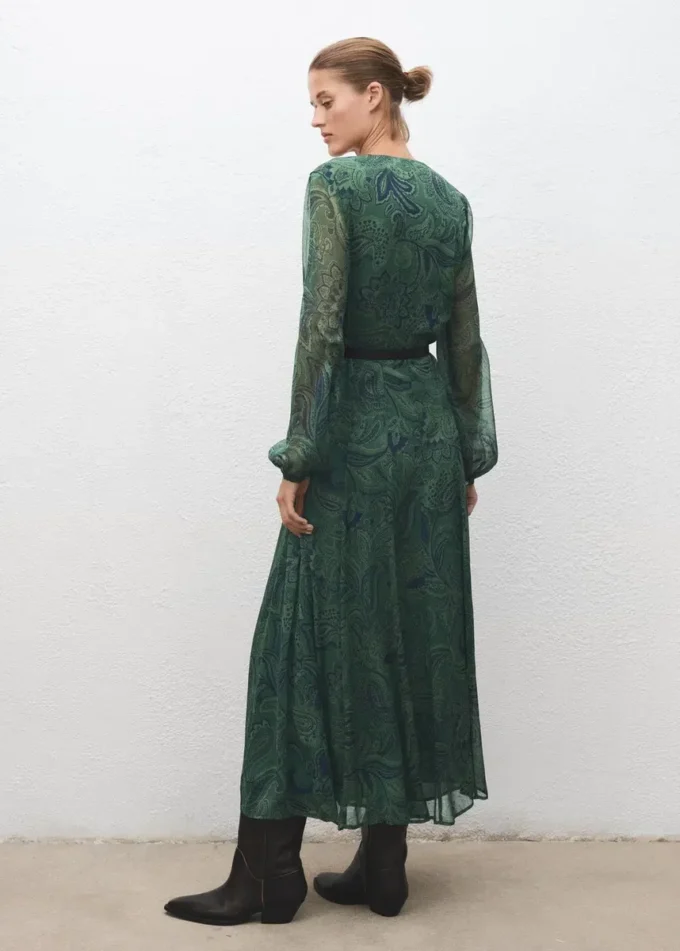 Kleid mit Gürtelprint Kleid mit Gürtelprint