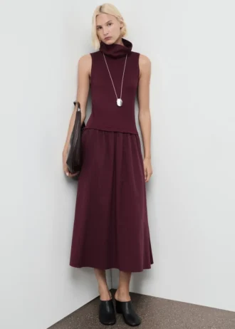 Kleid mit kombiniertem Trichterkragen