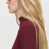 Kleid mit kontrastierendem Gürtel Kleid mit kontrastierendem Gürtel