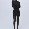 Kleid mit offenem Rücken und Spitzenbesatz am Saum Kleid mit offenem Rücken und Spitzenbesatz am Saum