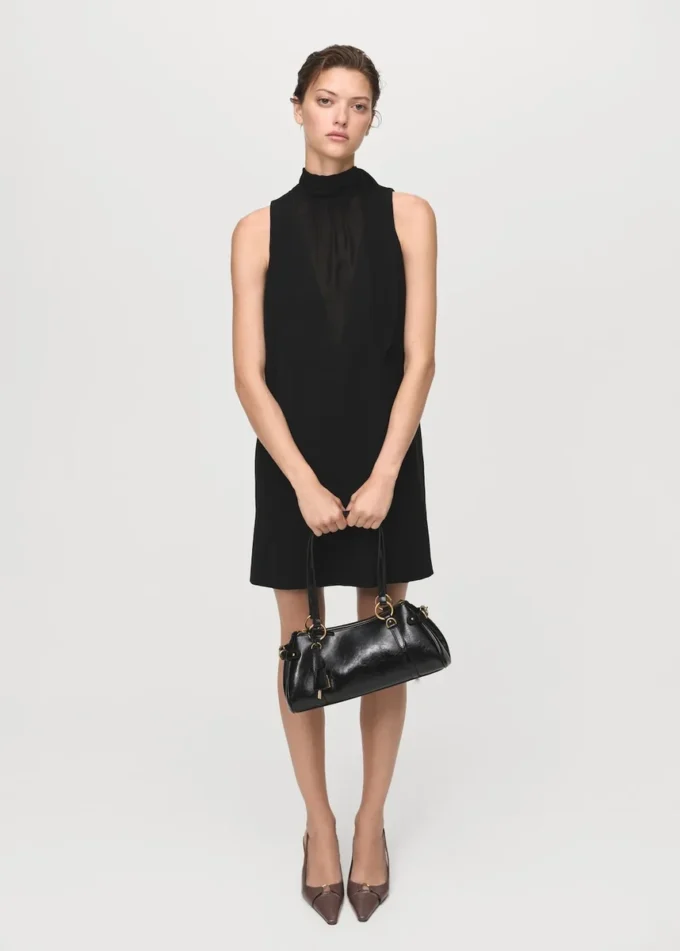 Kleid mit Schleifenausschnitt Kleid mit Schleifenausschnitt