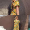 Kleid mit tropischem Print Kleid mit tropischem Print