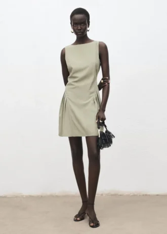 Kleid mit U-Boot-Ausschnitt und Falten