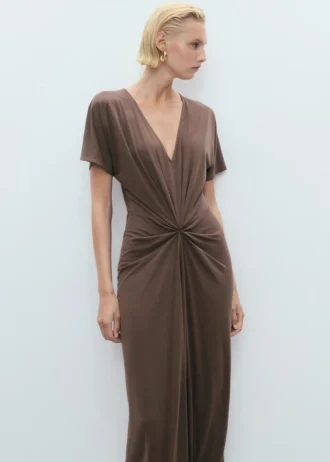 Kleid mit V-Ausschnitt und gerafftem Ausschnitt