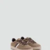 Kombinierte Sneakers mit Schnürsenkeln