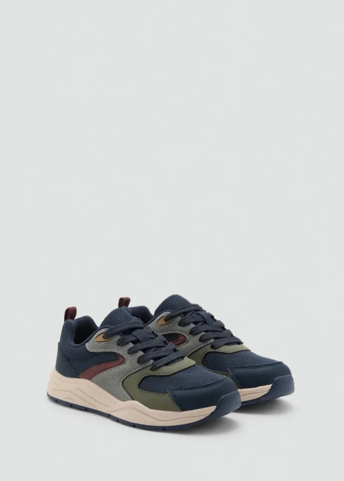 Kombinierte Sneakers mit Schnürsenkeln