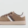 Kombinierte Sneakers mit Schnürsenkeln