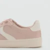 Kombinierte Sneakers mit Schnürsenkeln Kombinierte Sneakers mit Schnürsenkeln