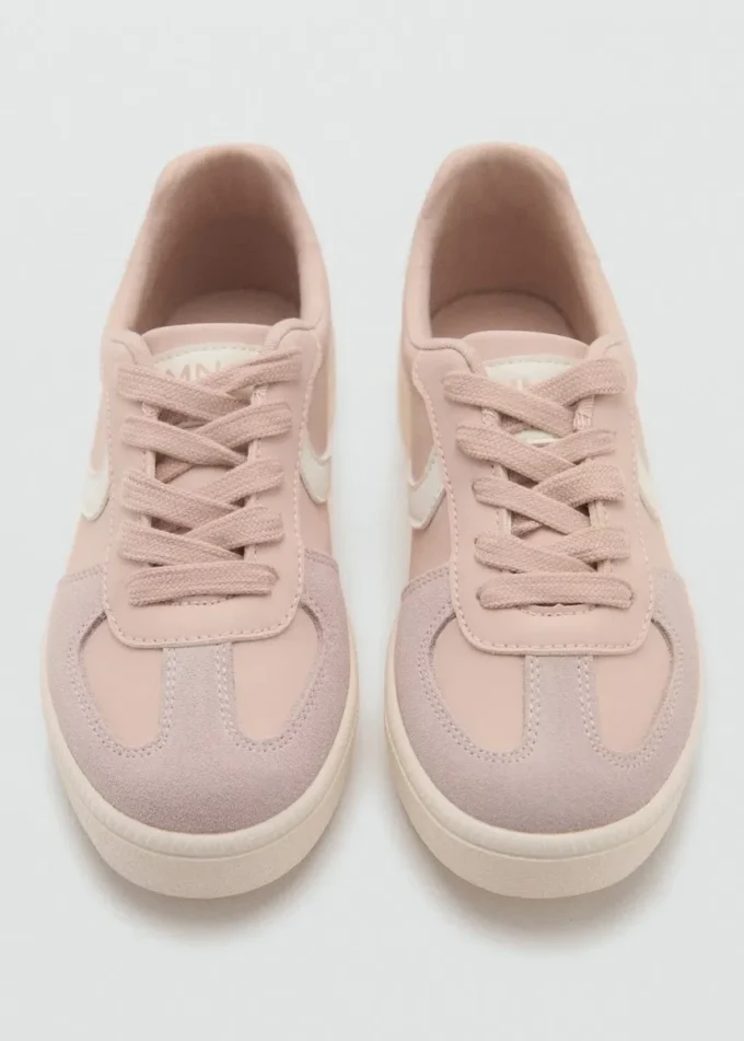 Kombinierte Sneakers mit Schnürsenkeln Kombinierte Sneakers mit Schnürsenkeln