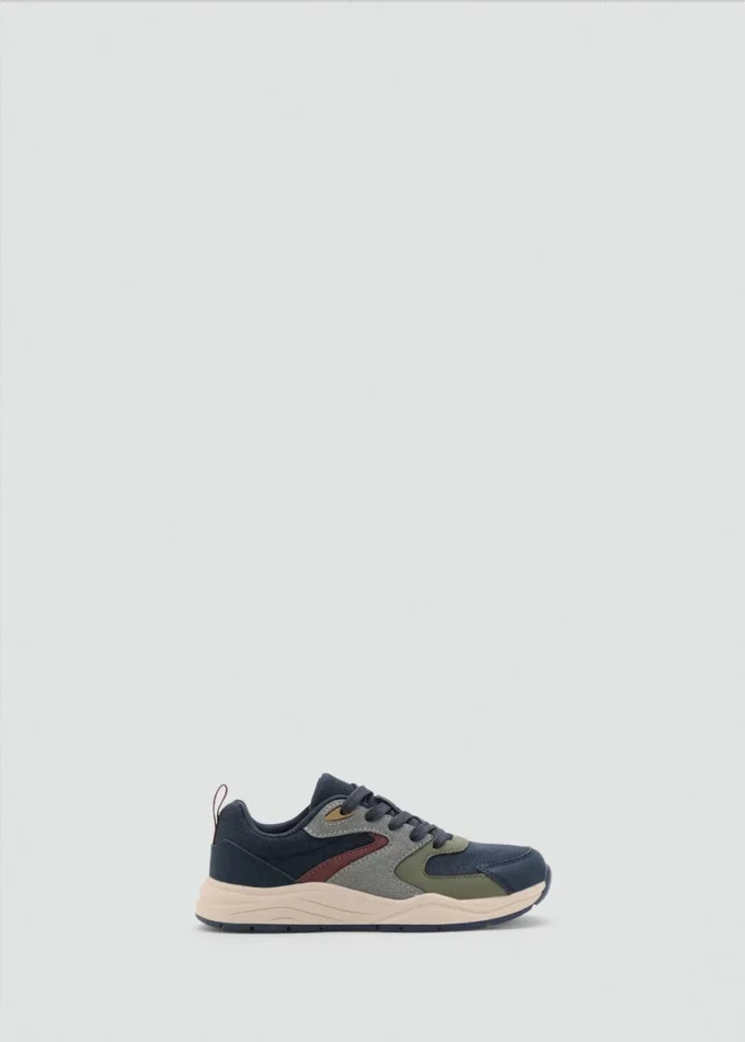 Kombinierte Sneakers mit Schnürsenkeln