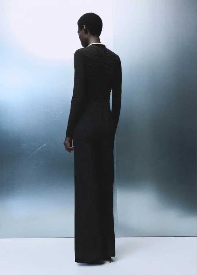 Kombinierter Jumpsuit mit Rüschen Kombinierter Jumpsuit mit Rüschen