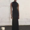 Kombiniertes Kleid mit Perkins-Kragen Kombiniertes Kleid mit Perkins-Kragen
