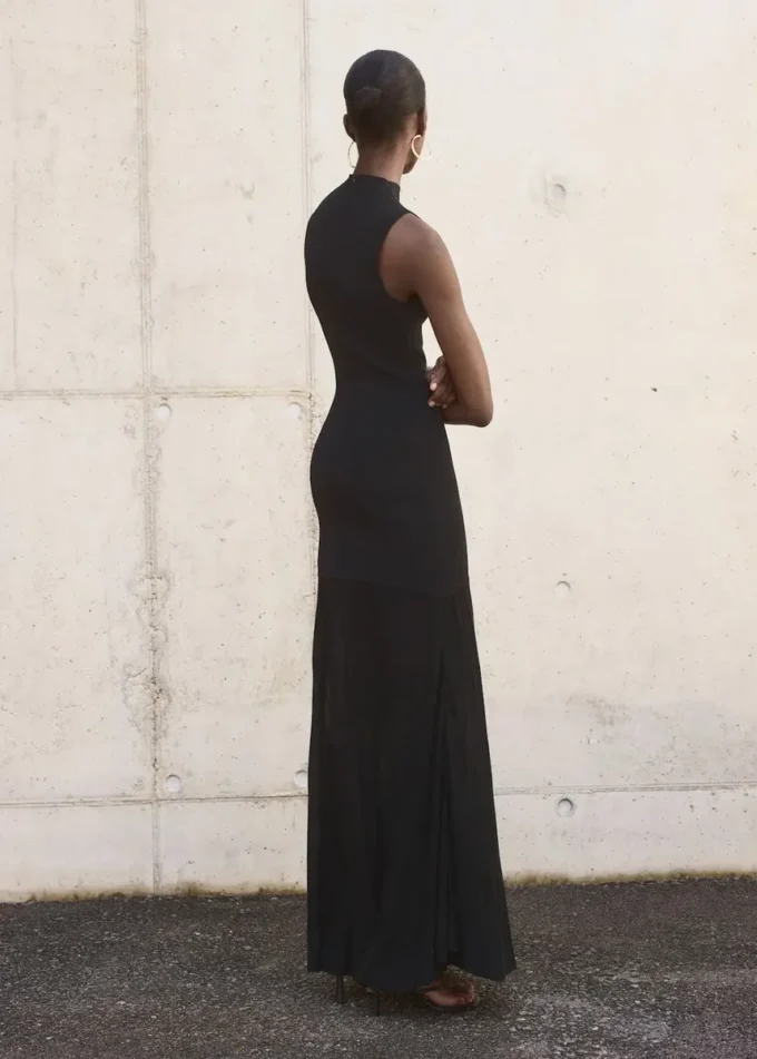 Kombiniertes Kleid mit Perkins-Kragen Kombiniertes Kleid mit Perkins-Kragen