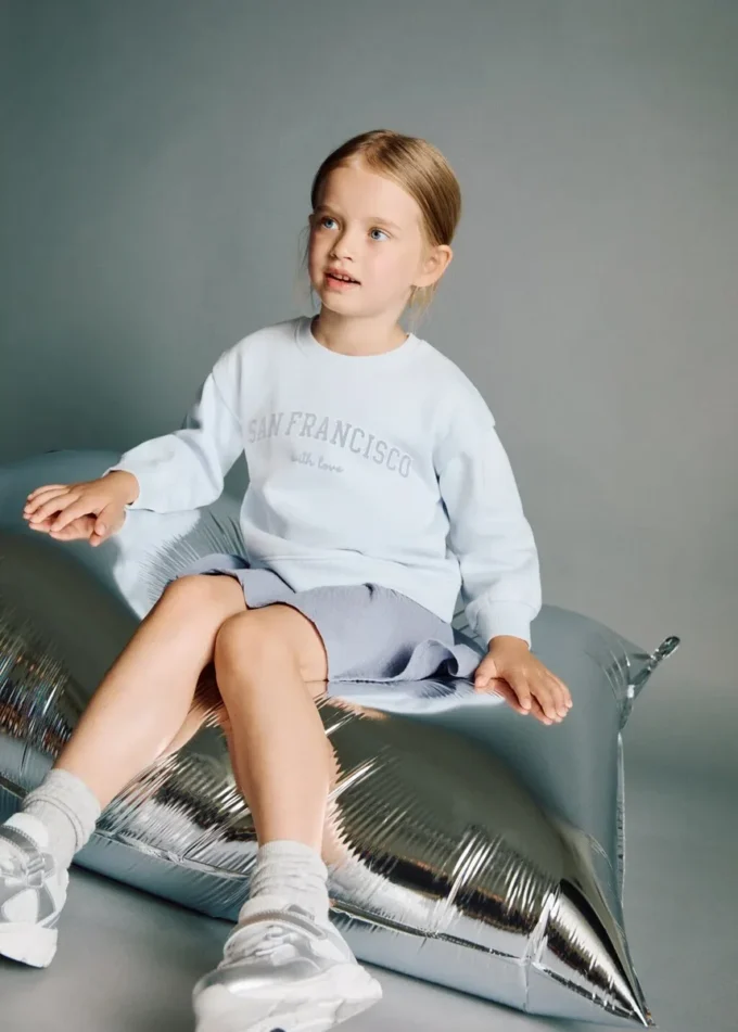 Kombiniertes Sweatshirtkleid Kombiniertes Sweatshirtkleid