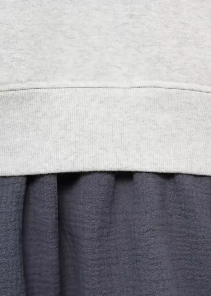 Kombiniertes Sweatshirtkleid Kombiniertes Sweatshirtkleid