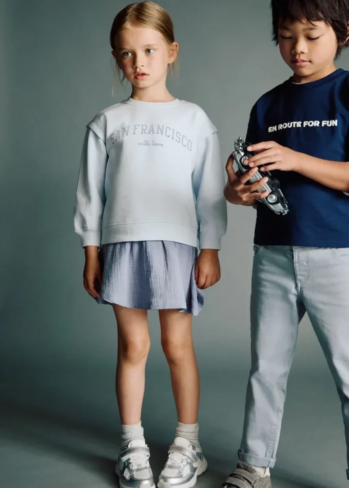Kombiniertes Sweatshirtkleid Kombiniertes Sweatshirtkleid