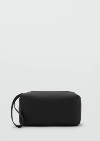 Kosmetiktasche mit kontrastierendem Riemen und Noppenstruktur