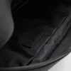 Kosmetiktasche mit Reißverschluss und Noppenstruktur