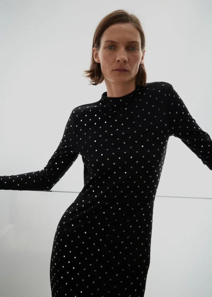 Kristallkleid mit offenem Rücken