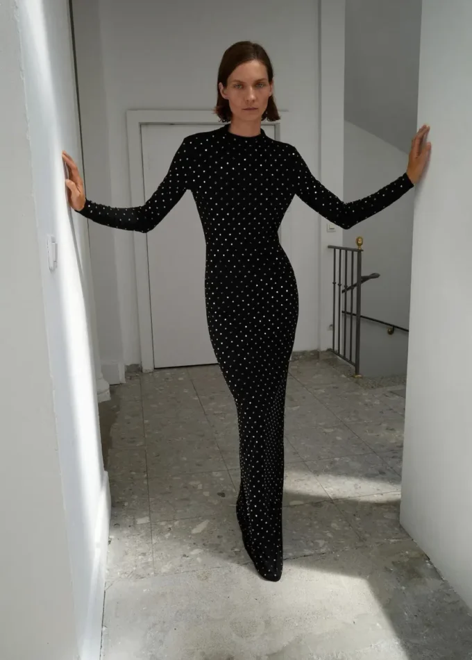 Kristallkleid mit offenem Rücken